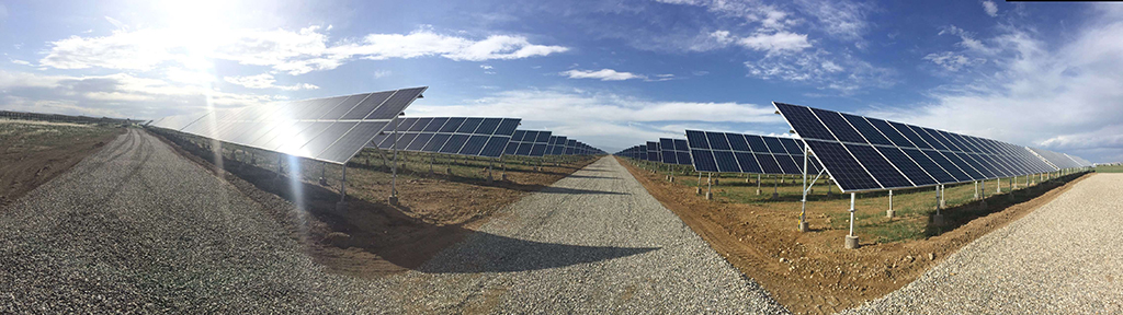 北京能高青海共和10MWp項目成功并網(wǎng)(圖1) 北京能高青海共和10MWp項目成功并網(wǎng)(圖1)