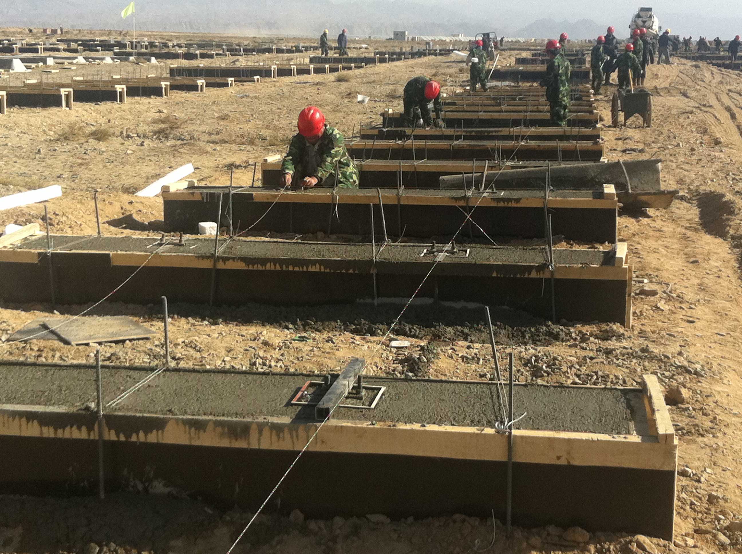 哈密石城子光伏產(chǎn)業(yè)園20MWp光伏電站工程動工(圖1) 哈密石城子光伏產(chǎn)業(yè)園20MWp光伏電站工程動工(圖1)